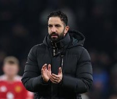 开云官网-阿莫林：我们错失了很多机会 我们必须审视阵容再看看转会市场