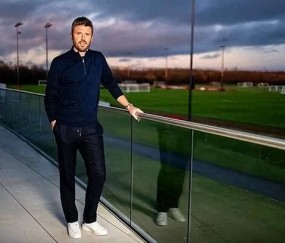 弗爵爷力荐+更衣室力挺，卡里克时隔5年再次“救火”曼联|索尔斯克亚|米堡|弗格森|主帅|教练_新浪体育_新浪新闻